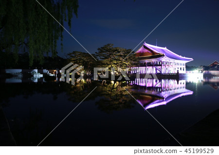 韓國夏天Gyeongbok宮殿Gyeonghoeru 45199529