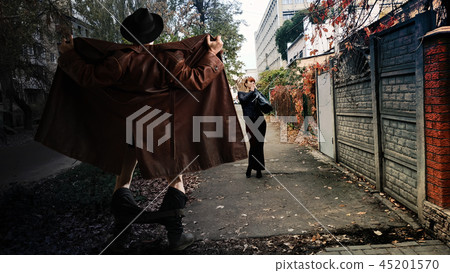 exhibitionist scares passersby 45201570