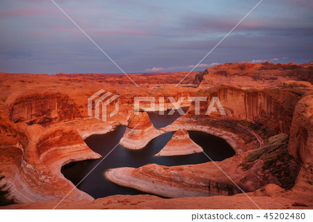 Powell lake Powell lake 45202480