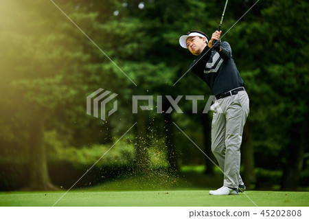 Men who play golf Men who play golf 45202808