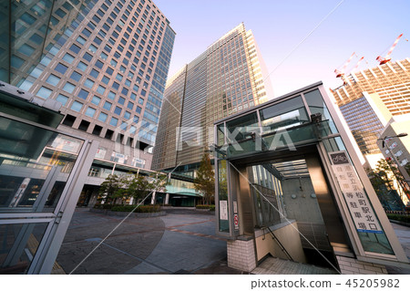 在日本的東京都市風景我想看到汐留司馬芝谷大廈等(濱松町站周圍的景色) 在日本的東京都市風景我想看到汐留司馬芝谷大廈等(濱松町站周圍的景色) 45205982