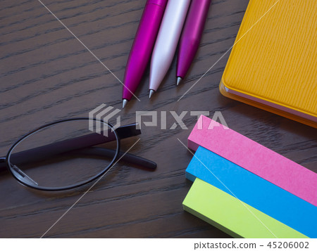 企業形象·筆記本·眼鏡·粘滯便箋·女人 45206002