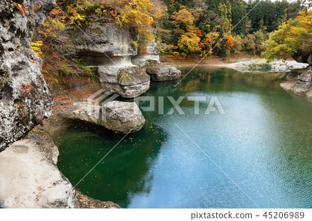 Fall of the tower 45206989