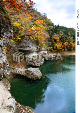 Fall of the tower 45206990