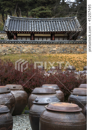 一個孤獨的房子 45207495