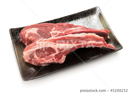 Raw lamb chops 45208252