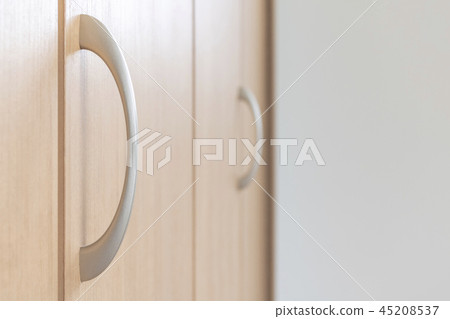 Closet handle 45208537