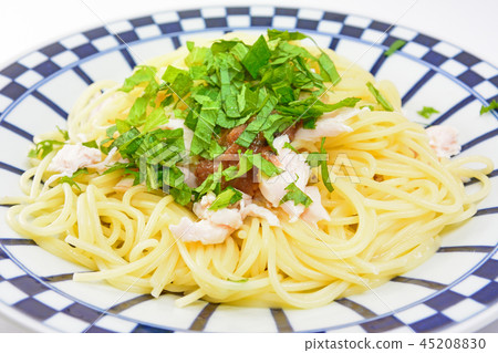 可口雞內圓角和李子肉麵團 45208830