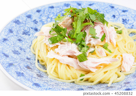 可口雞內圓角和李子肉麵團 45208832