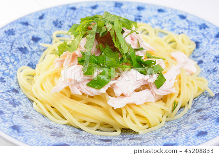 Delicious chicken fillet and plum meat pasta Delicious chicken fillet and plum meat pasta 45208833