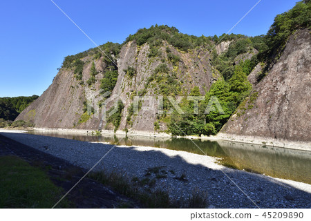 Kozagawa的巨石（和歌山縣東牟婁郡Kozagawa-cho） 45209890