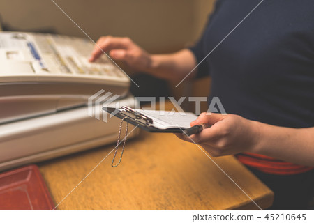 出納員 45210645