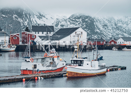 Hamnoy fishing village on Lofoten Islands, Norway 45212750