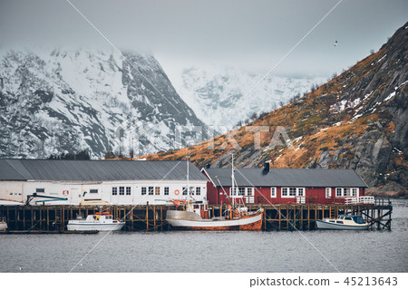 Hamnoy fishing village on Lofoten Islands, Norway Hamnoy fishing village on Lofoten Islands, Norway 45213643