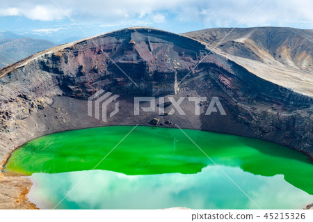 Miyagi Zao的Onkamuguchi湖Goshikinuma和Goshikidake Miyagi Zao的Onkamuguchi湖Goshikinuma和Goshikidake 45215326