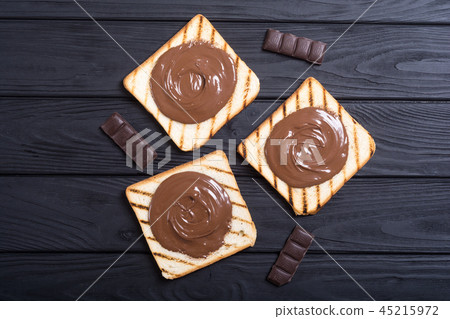 nut nougat cream sandwich 45215972