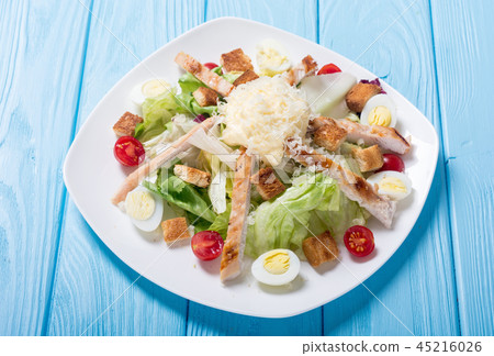 Salad ceasar with chicken 45216026