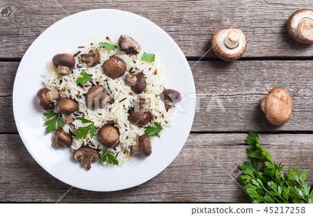 Traditional Italian risotto Traditional Italian risotto 45217258