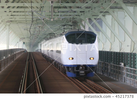 Kansai Air Bridge運行的限量快遞Haruka 45217378