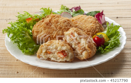 用筷子炸丸子 45217790