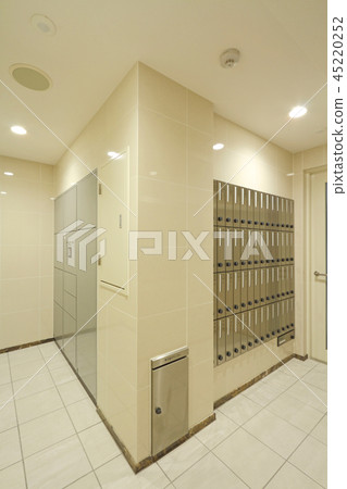 Mansion post 45220252