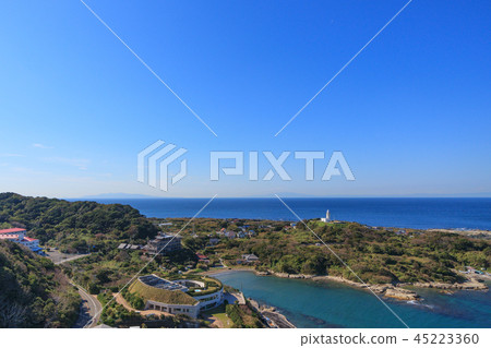 在館山市Sakisaki燈塔附近的鳥瞰圖 在館山市Sakisaki燈塔附近的鳥瞰圖 45223360