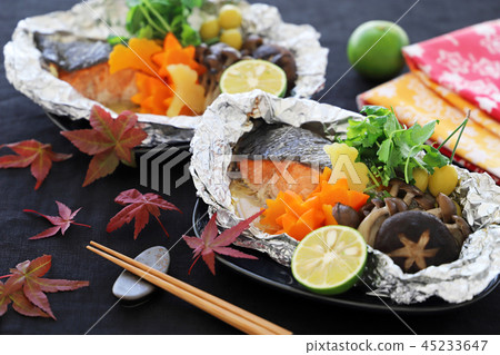 Salmon foil grilled 45233647