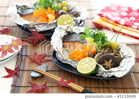 烤三文魚箔 45233648