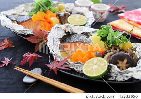 Salmon foil grilled 45233650
