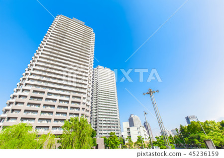 與塔公寓的都市風景 與塔公寓的都市風景 45236159