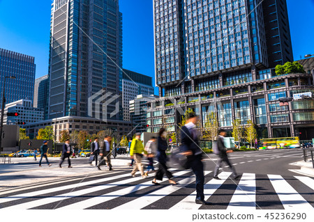 "Tokyo" Marunouchi business district, people who go to work 45236290