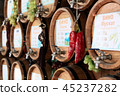 Wooden wine barrels 45237282