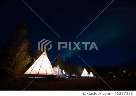 耶洛奈夫的極光 45237338