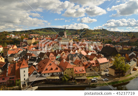 [世界上最美麗的城市]捷克克魯姆洛夫的美麗景色 45237719