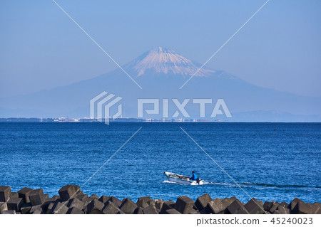 靜岡縣駿河灣的海市蜃樓和富士山 靜岡縣駿河灣的海市蜃樓和富士山 45240023