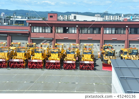 Preparing for a snowy country 45240136