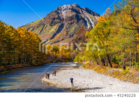 《Nagano Prefecture》 Autumn Kamikochi, Yakedake and Azusa River 《Nagano Prefecture》 Autumn Kamikochi, Yakedake and Azusa River 45240228