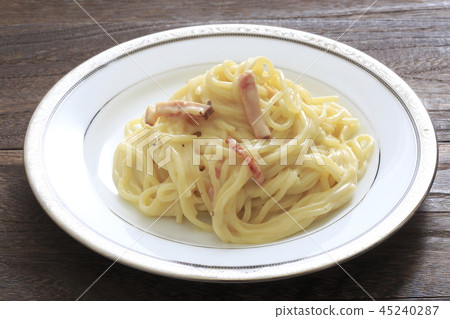 Carbonara  45240287