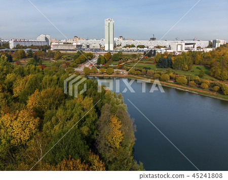 pond in Victory Park in autumn in Zelenograd of Moscow, Russia 45241808