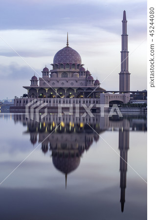 Pink Mosque 45244080