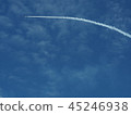藍天和飛機雲彩 45246938
