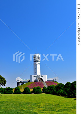 Honmoku symbol tower towering in clear blue sky Honmoku symbol tower towering in clear blue sky 45248191