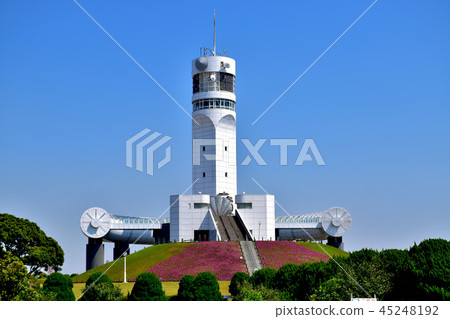 Honmoku symbol tower towering in clear blue sky Honmoku symbol tower towering in clear blue sky 45248192