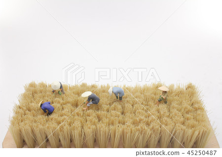 a fun of mini of farmer working a fun of mini of farmer working 45250487