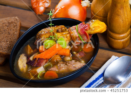 Scotland chicken soup Cock-a-leekie Scotland chicken soup Cock-a-leekie 45251753