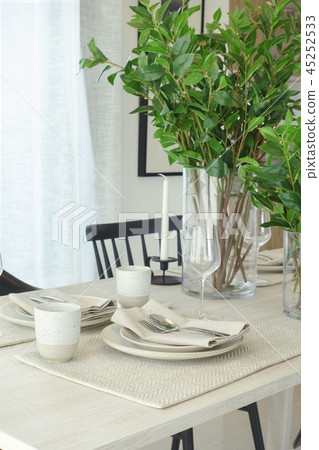 Earth tone style dining set with green leaves vase Earth tone style dining set with green leaves vase 45252533