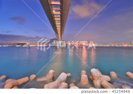 Stonecutters Bridge and the Tsing sha highway Stonecutters Bridge and the Tsing sha highway 45254949