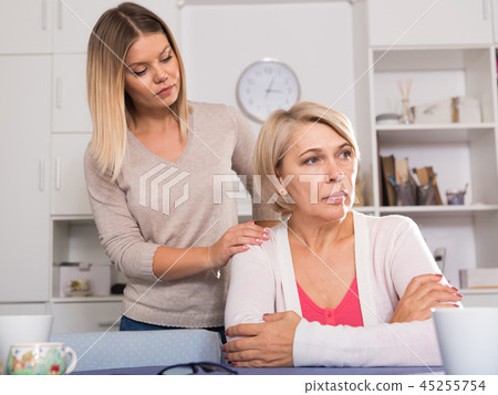 daughter quarreled with her mom daughter quarreled with her mom 45255754