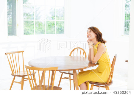 放鬆的女人 放鬆的女人 45260264