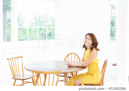 放鬆的女人 放鬆的女人 45260266